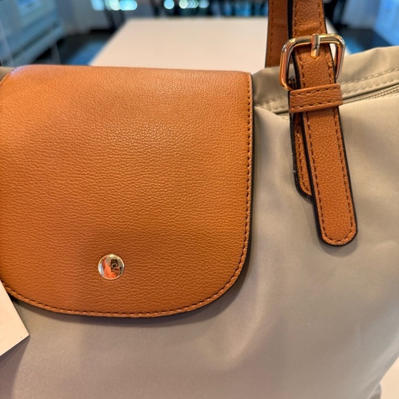 Seven Days Women's Tote/ Shoulder Bag gray W/ Tan Trim Zip Close NWT - Picture 7 of 14